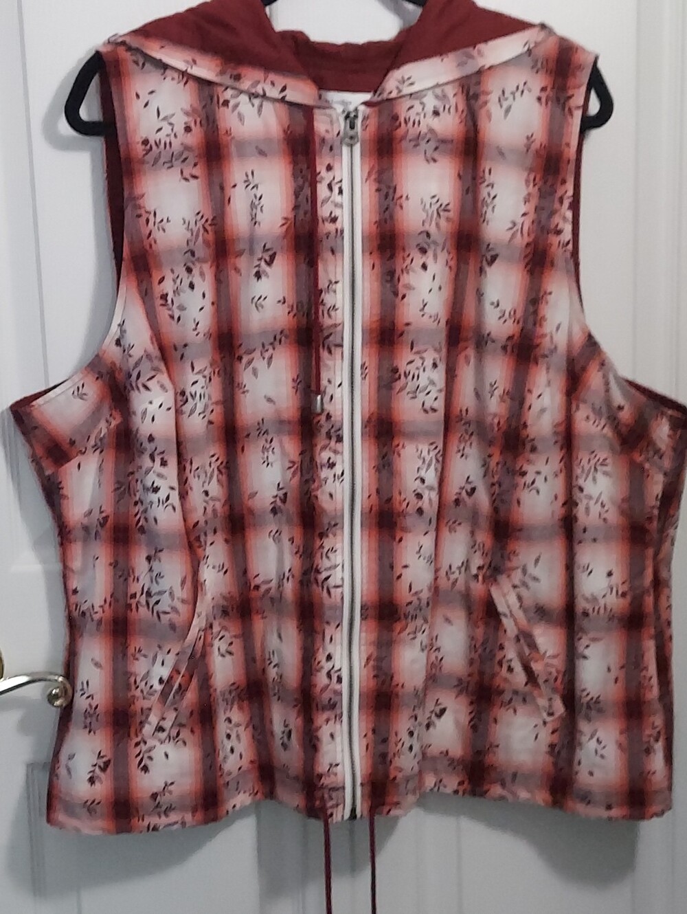 C J Banks Hooded Vest 2X